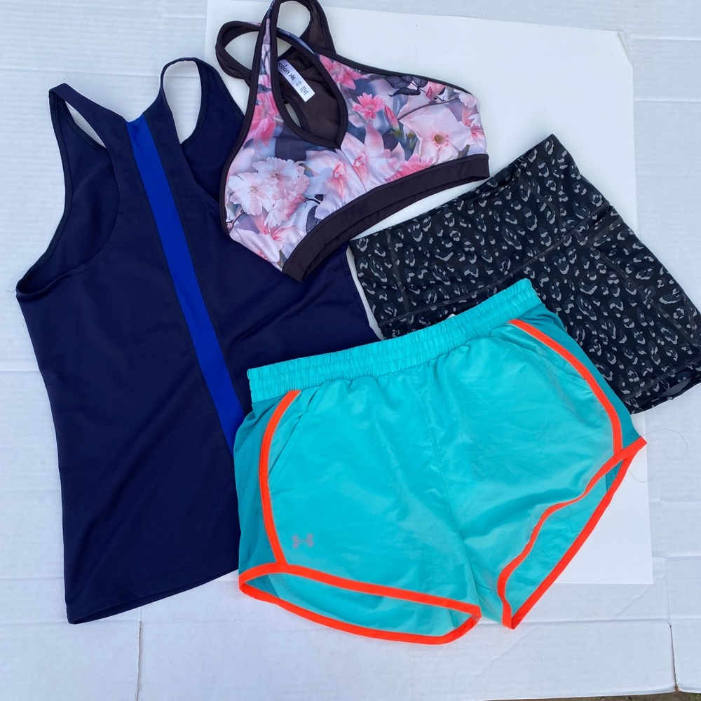 ♥️✅Size small, Lot of 4 sport pieces, nike, under ARMOUR, old navy, yodan♥️